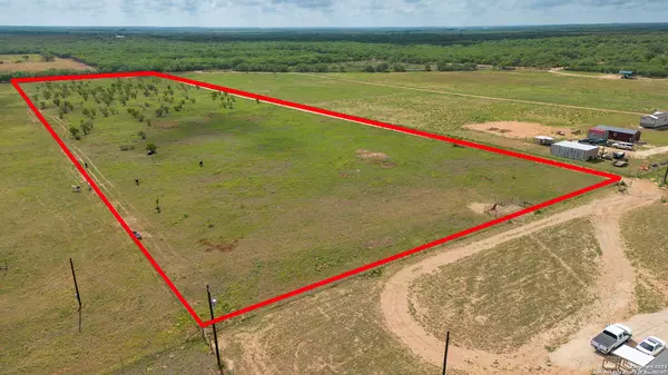 CR 2000 SAND HOLLOW RD, Pearsall, TX 78061