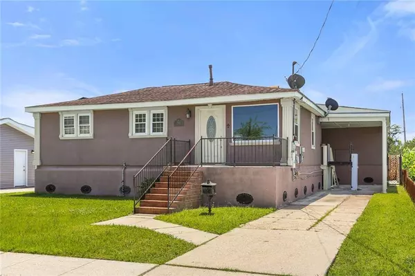 2520 ROSE DR, Gretna, LA 70056