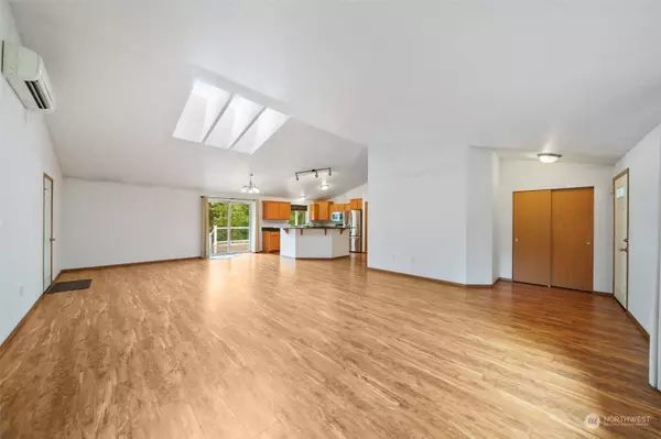 5535 Johnson Point RD NE, Olympia, WA 98516