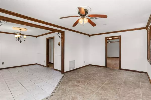 2520 ROSE DR, Gretna, LA 70056