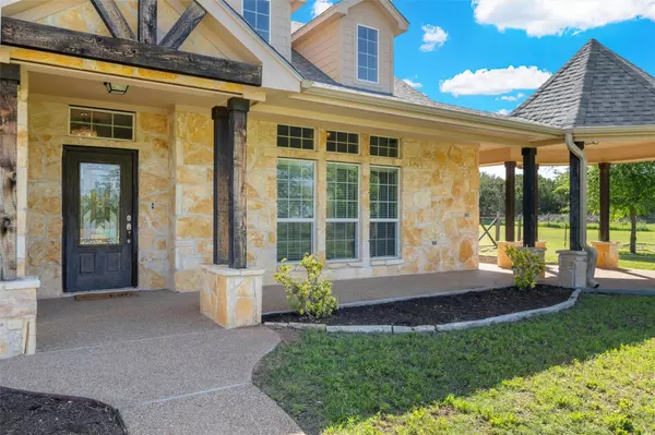 816 Old Ranch Road, China Spring, TX 76633