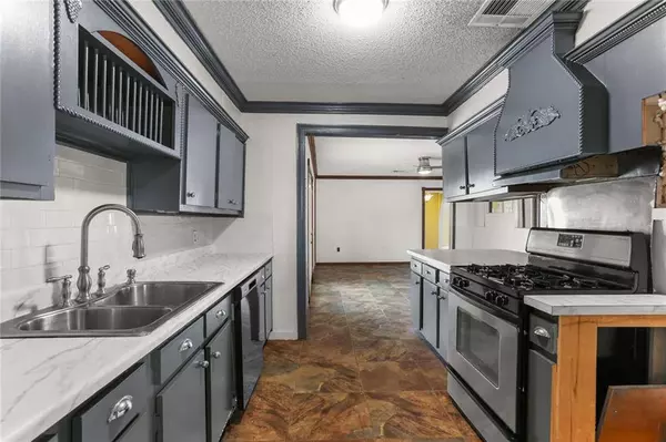 2520 ROSE DR, Gretna, LA 70056