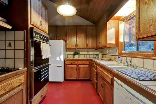 2051 Ridge RD, North San Juan, CA 95960