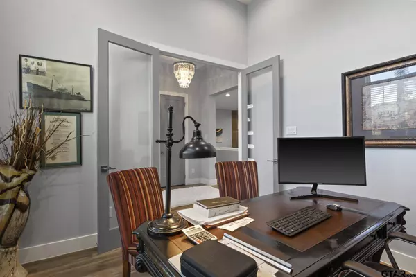 204 Devonshire, Mt Pleasant, TX 75455