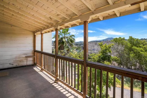 3860 Rogers Rd, Spring Valley, CA 91977