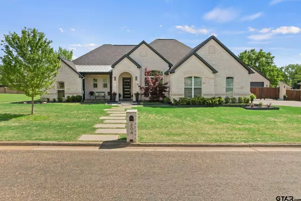 204 Devonshire, Mt Pleasant, TX 75455