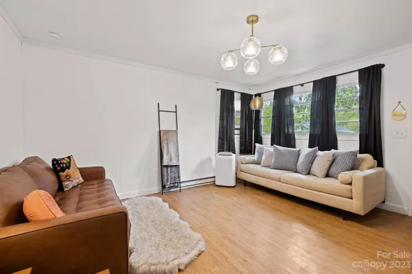 226 Substation ST, Hendersonville, NC 28792