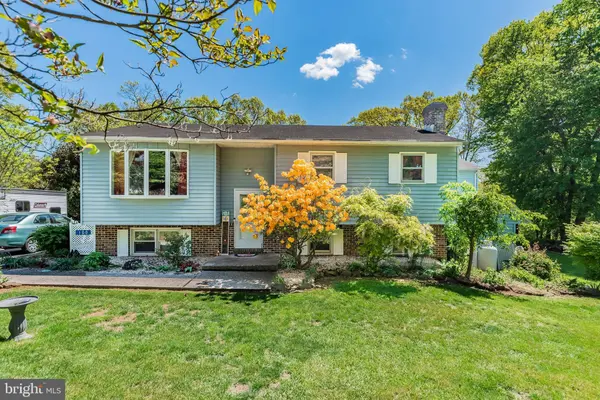 100 HIGHLAND CIR, Etters, PA 17319