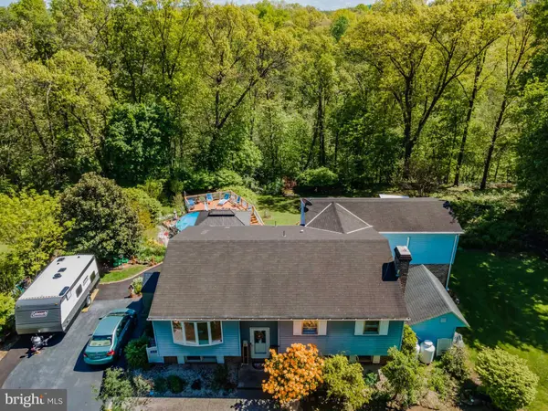 100 HIGHLAND CIR, Etters, PA 17319