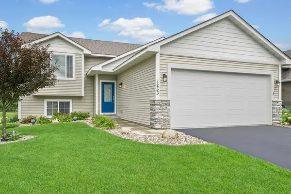 1253 Legacy Pkwy, New Richmond, WI 54017