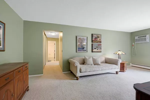 4606 Cedar Lake RD S #3, Saint Louis Park, MN 55416