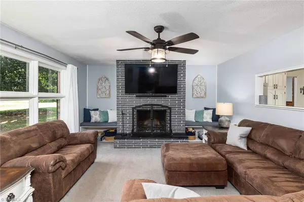 6845 Vance RD, Kernersville, NC 27284