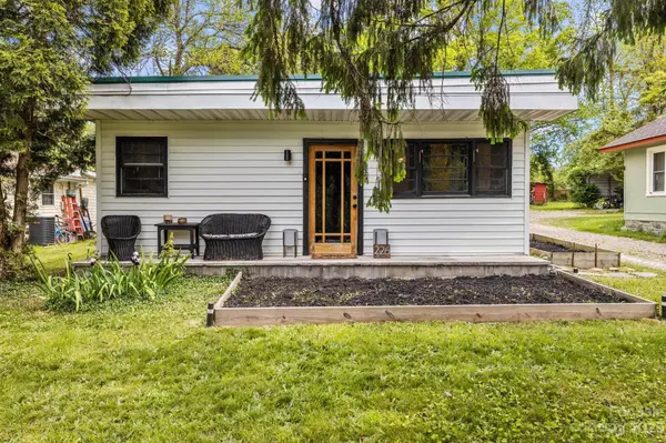 226 Substation ST, Hendersonville, NC 28792