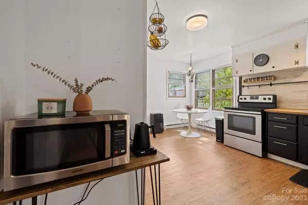 226 Substation ST, Hendersonville, NC 28792