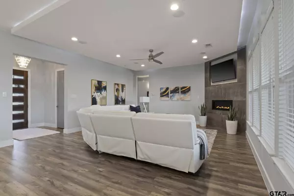 204 Devonshire, Mt Pleasant, TX 75455