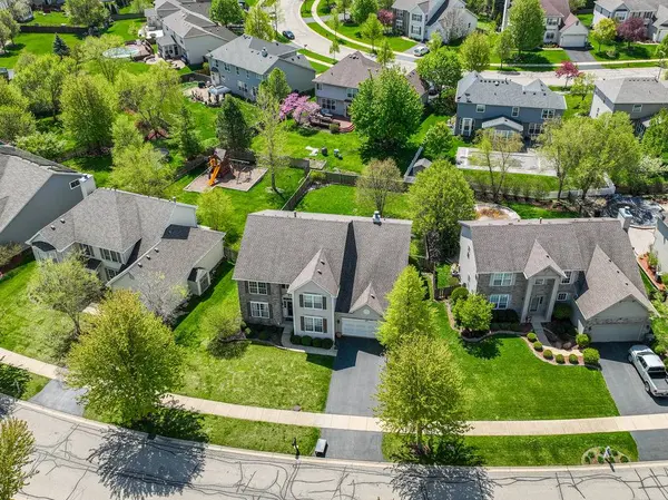 267 Belle Vue LN, Sugar Grove, IL 60554