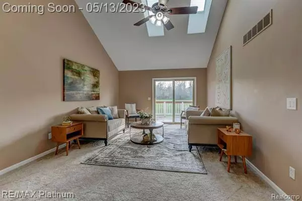 4689 SUMMER RIDGE Drive, Howell, MI 48843