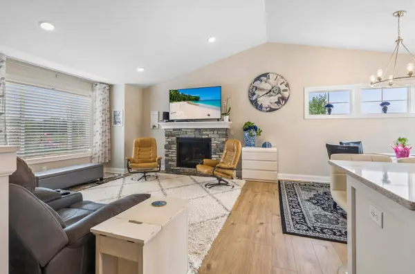 1253 Legacy Pkwy, New Richmond, WI 54017