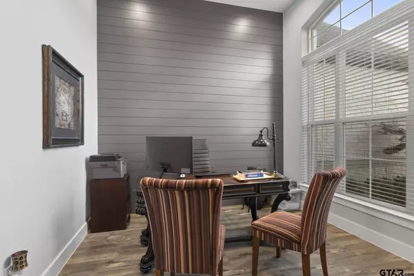 204 Devonshire, Mt Pleasant, TX 75455