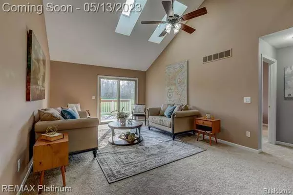 4689 SUMMER RIDGE Drive, Howell, MI 48843