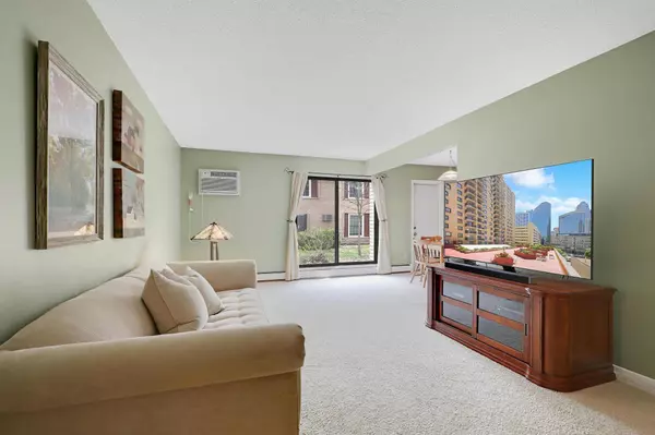 4606 Cedar Lake RD S #3, Saint Louis Park, MN 55416