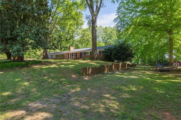 6845 Vance RD, Kernersville, NC 27284