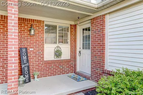 4689 SUMMER RIDGE Drive, Howell, MI 48843