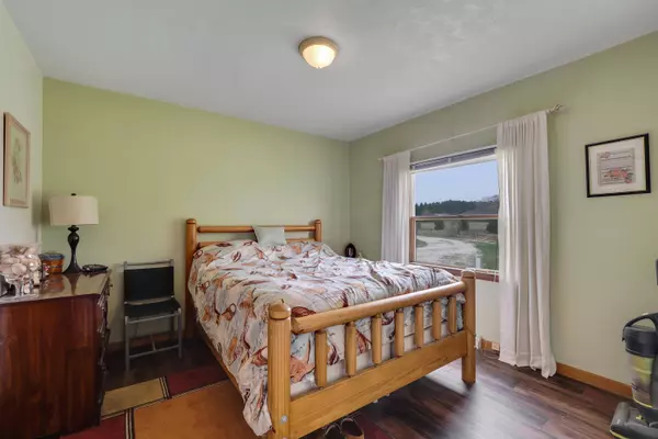 1759 Lakeshore Road, Manistee, MI 49660