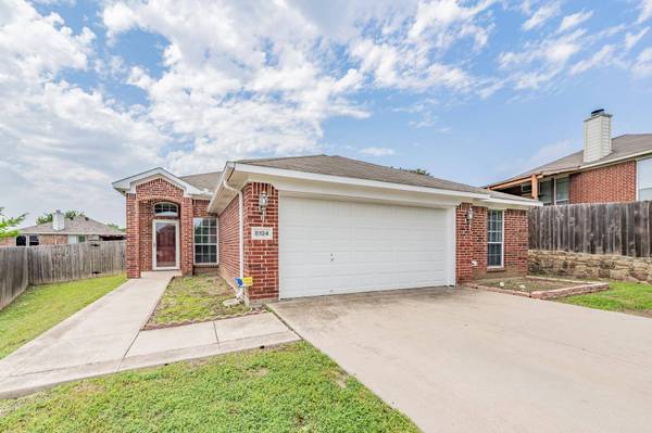 8104 Whitney Lane, Fort Worth, TX 76120