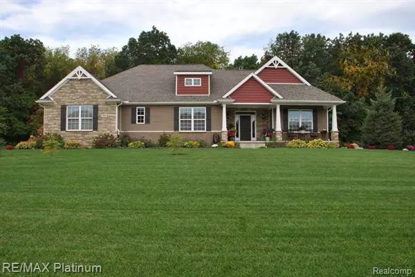 305 Abby Brook Lane, Howell, MI 48843