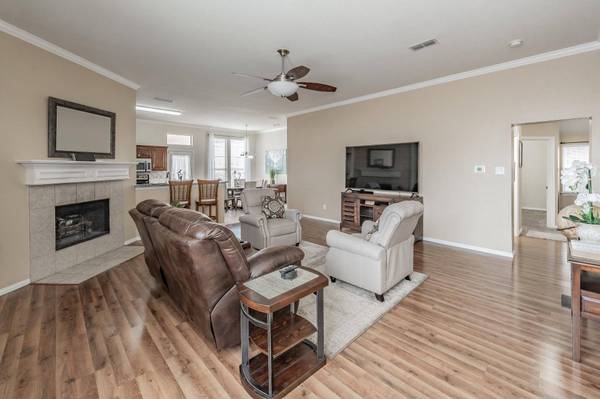 8104 Whitney Lane, Fort Worth, TX 76120