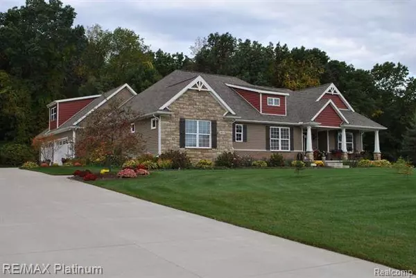 305 Abby Brook Lane, Howell, MI 48843