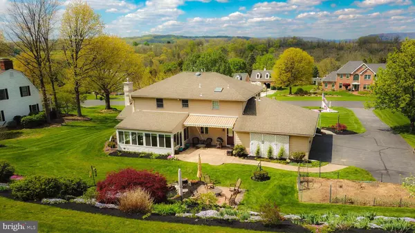 2240 MEADOW BROOK DR, Schnecksville, PA 18078