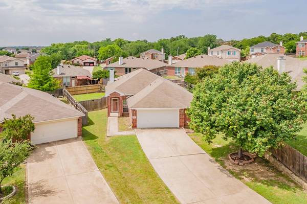 8104 Whitney Lane, Fort Worth, TX 76120