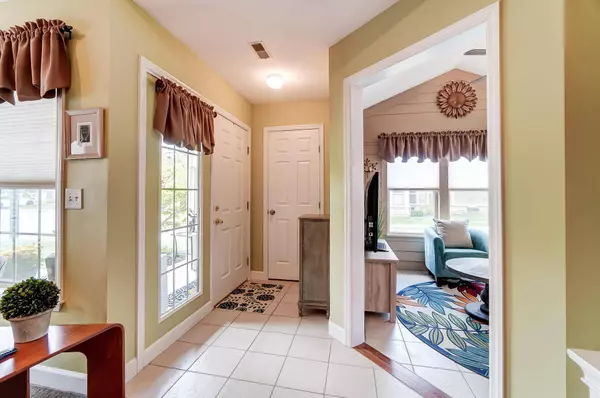 5381 Knotting Woods Drive, Westerville, OH 43081