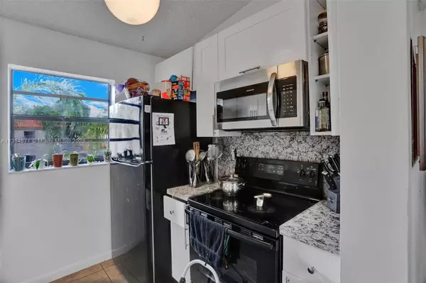 18206 Mediterranean Blvd #5-21, Hialeah, FL 33015