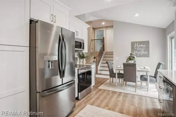 4720 WHITLOW Boulevard, Commerce Twp, MI 48382