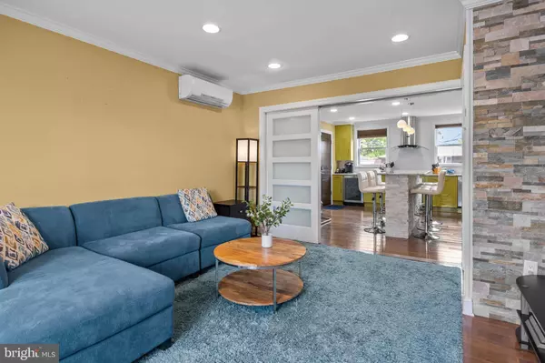 2109 FULLER ST, Philadelphia, PA 19152