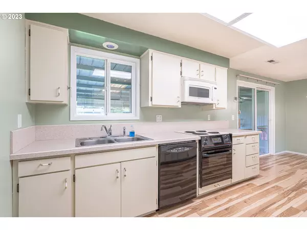 301 S EVEREST ST, Newberg, OR 97132