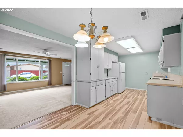 301 S EVEREST ST, Newberg, OR 97132