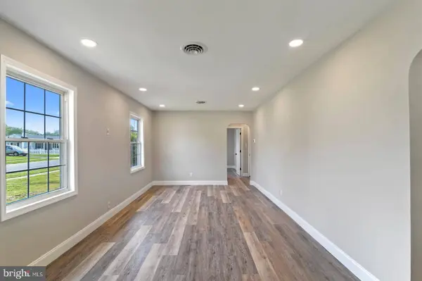 63 SAXTON RD, Dover, DE 19901