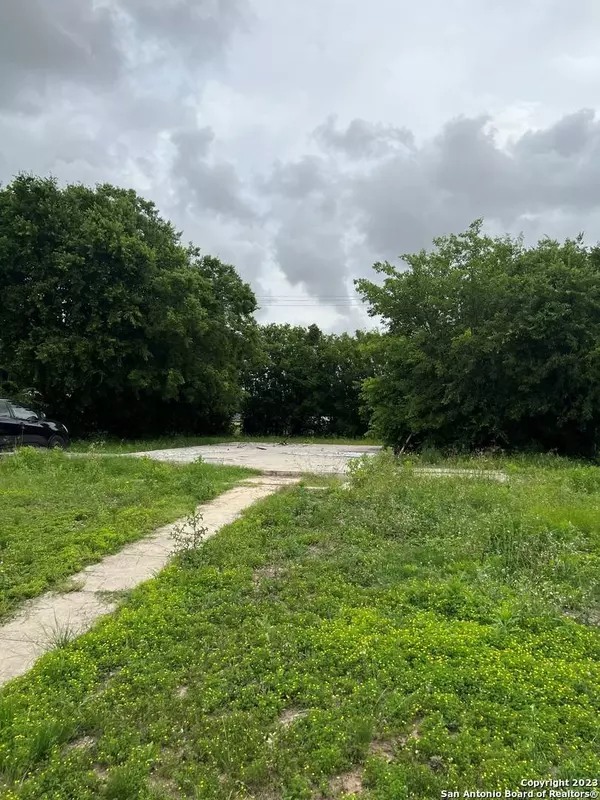 510 CAROL CREST ST, San Antonio, TX 78220-1712