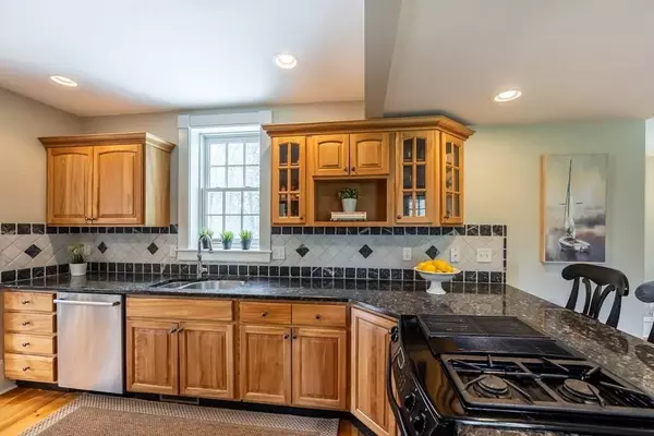 305 S Main St, Andover, MA 01810