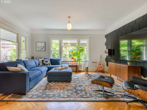 4812 NE GLISAN ST, Portland, OR 97213