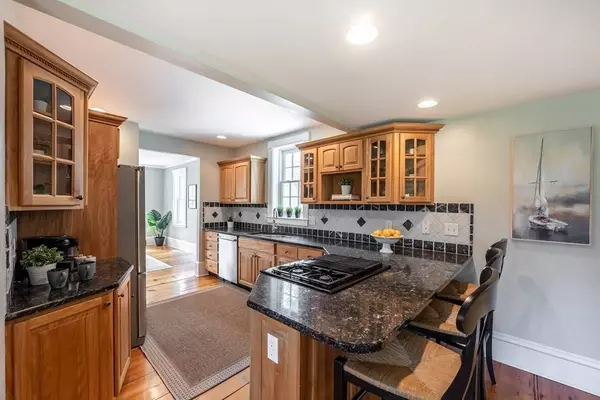 305 S Main St, Andover, MA 01810