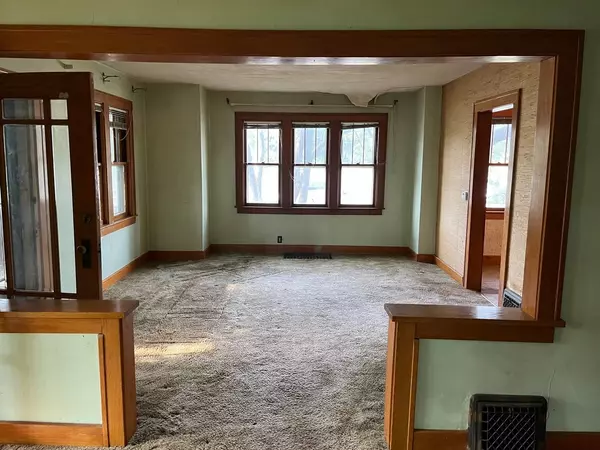 1002 S Lincoln AVE, Aurora, IL 60505