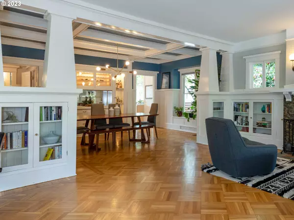 4812 NE GLISAN ST, Portland, OR 97213