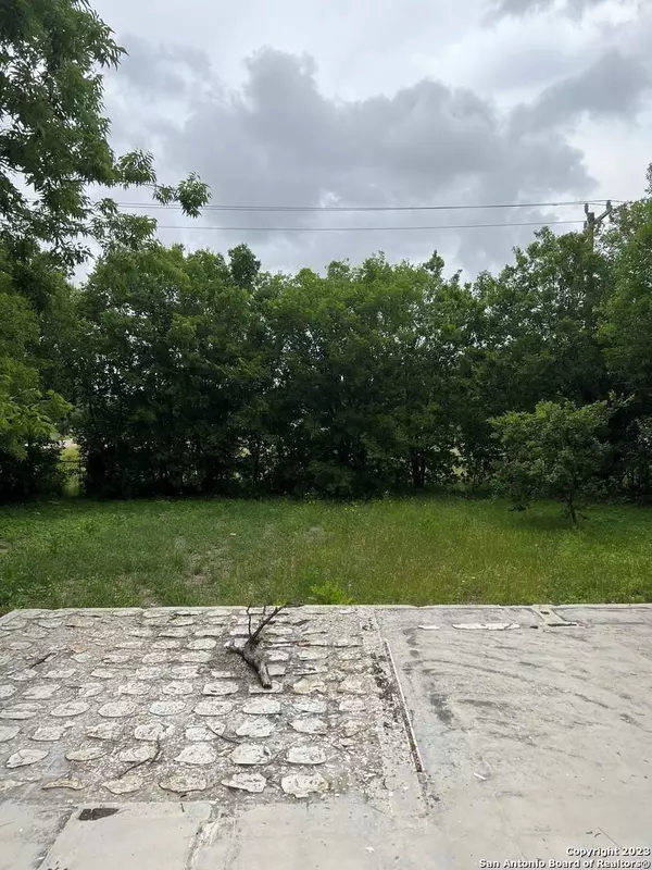 510 CAROL CREST ST, San Antonio, TX 78220-1712