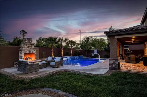 369 Azar Swan Avenue, Las Vegas, NV 89183