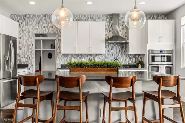 369 Azar Swan Avenue, Las Vegas, NV 89183